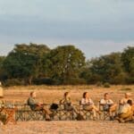 Tome una copa al atardecer en una de las zonas protegidas más antiguas de Zambia.