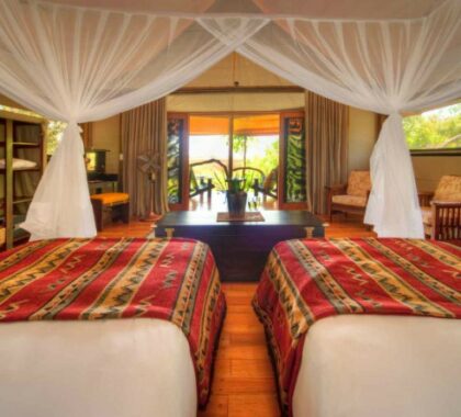 Tents are beautifully decorated and furnished, equipped with en suite bathrooms.