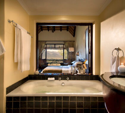 All rooms are air-conditioned and have an en suite bathroom.