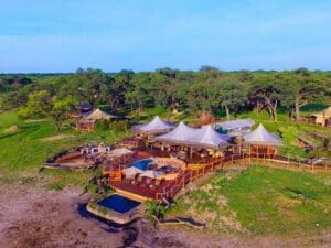 Somalisa camp consists of seven elegantly furnished sail tents with gauze sliding doors and beautiful interiors.