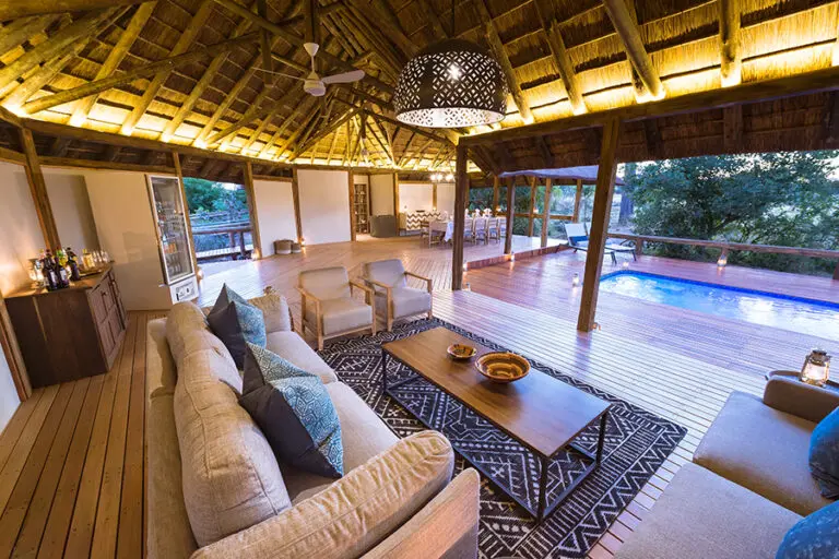 Relaxing lounge that looks out over the pan.