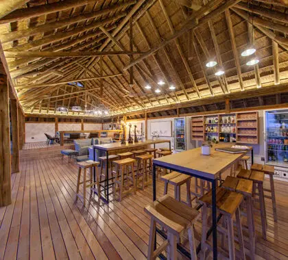 Eat and dine in the guest restaurant bar.