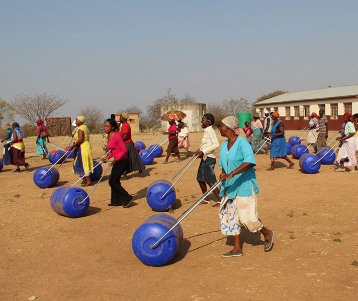 Water roller project supported by Ngala Game Reserve, South Africa | Go2Africa