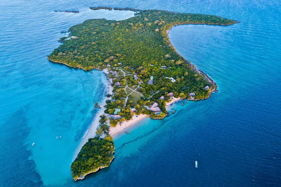Vista aérea de la isla privada Azura Quilalea en Mozambique | Go2Africa