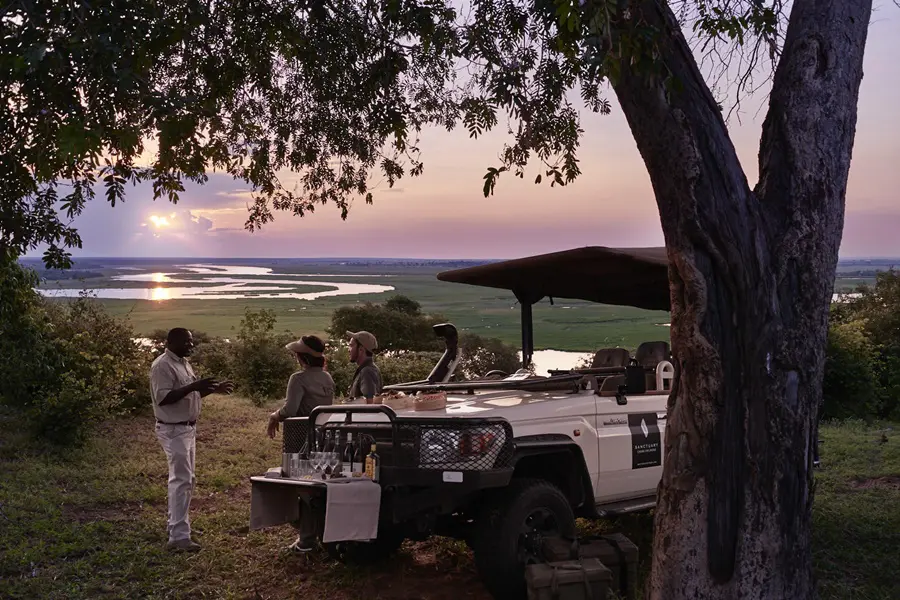 Bebidas al atardecer con Chobe Chilwero en Botsuana | Go2Africa