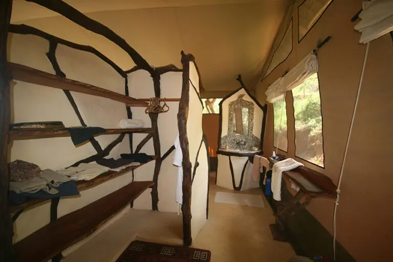sarara-camp-bathroom