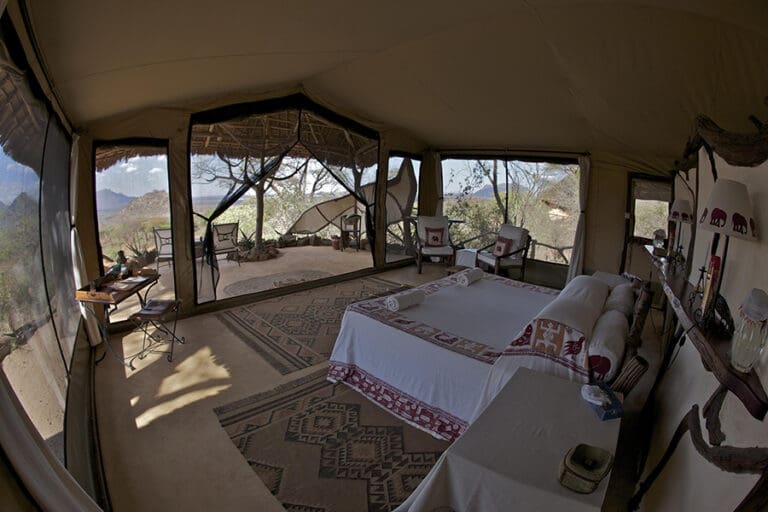 sarara-camp-room
