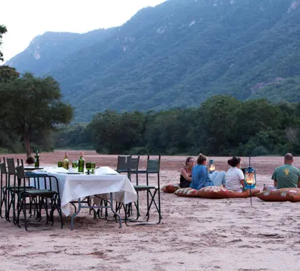 Dineer in het Wayo Manyara Green Camp.