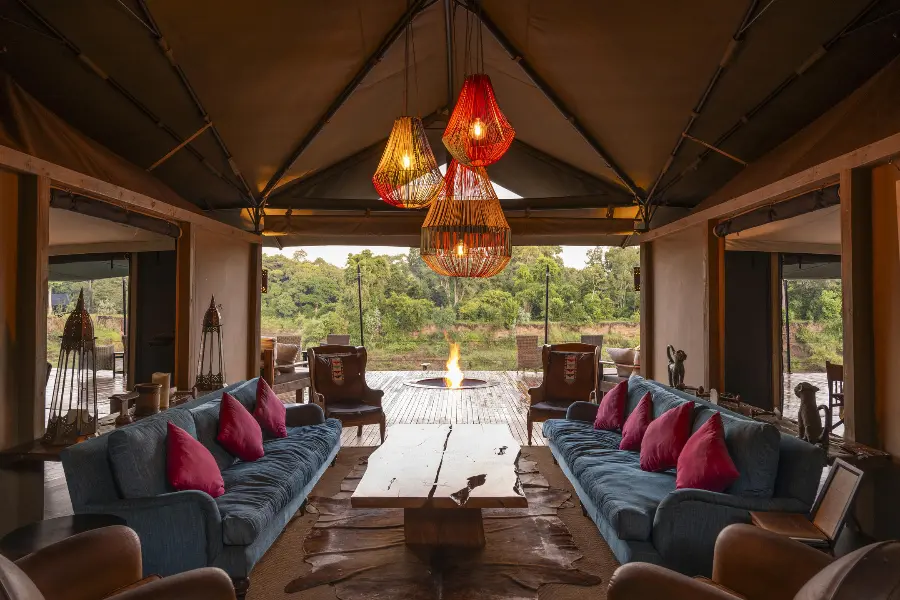 The interiors of Govenors' II Moran Camp | Go2Africa