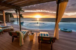 Hermosa vista del atardecer desde su terraza.