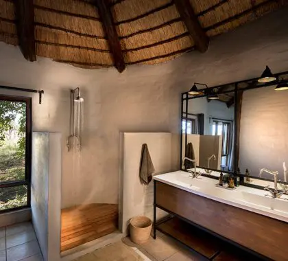 KhwaiBushCamp-Sala de banho-Sala de luxo