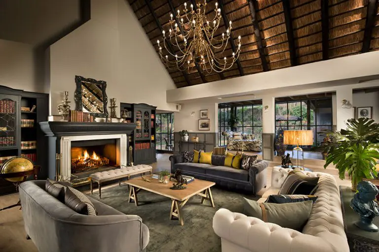 Exquisitely decorated lounge.