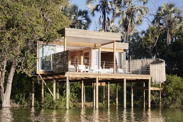 Suite del Victoria Falls Island Lodge en el río Zambeze, cerca de las cataratas Victoria.