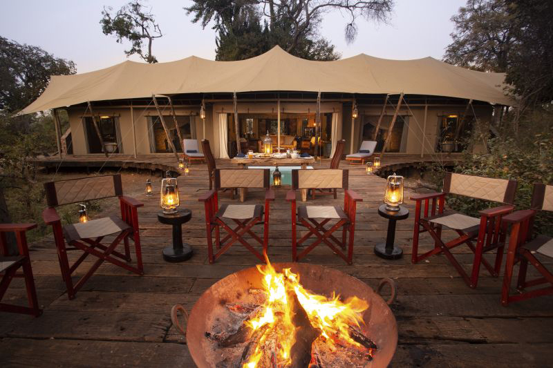 Sip on a refreshing sundowner by the fire.