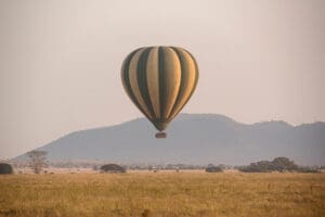 Se ofrece una actividad en globo aerostático.