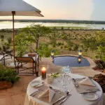 Cena en su suite privada. 