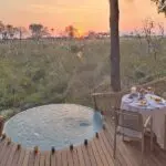 Una cena privada servida en su suite. 