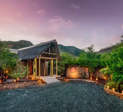 La entrada al Lush Private Lodge.