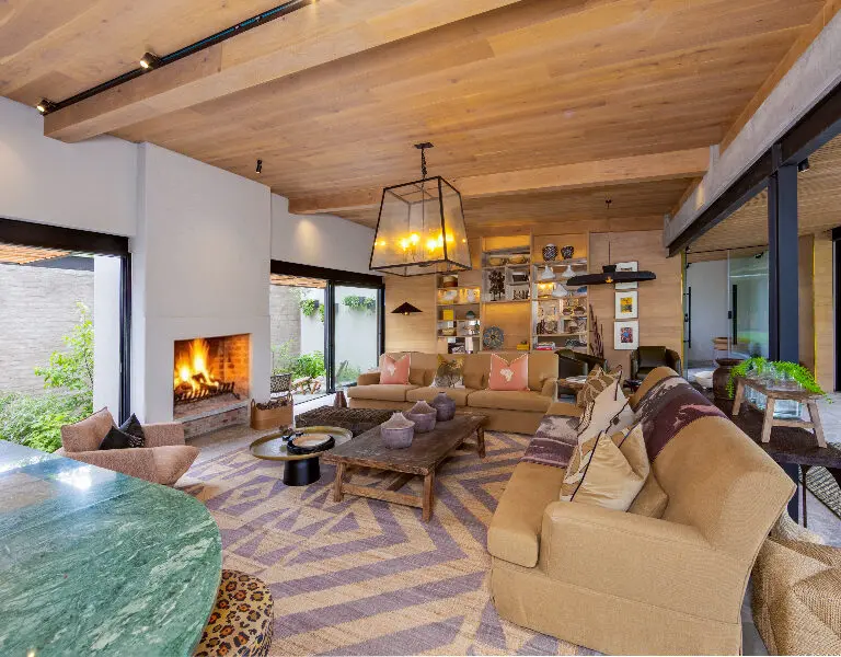 Contemporary yet cosy design | RockFig Safari Lodge 