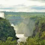 Las cataratas Victoria son la atracción inigualable de Zimbabue.