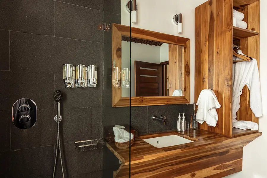 hemingways-retreat-kigali-deluxe-king-room-bathroom-1