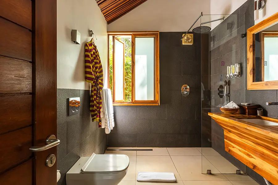 hemingways-retreat-kigali-deluxe-king-room-bathroom-2