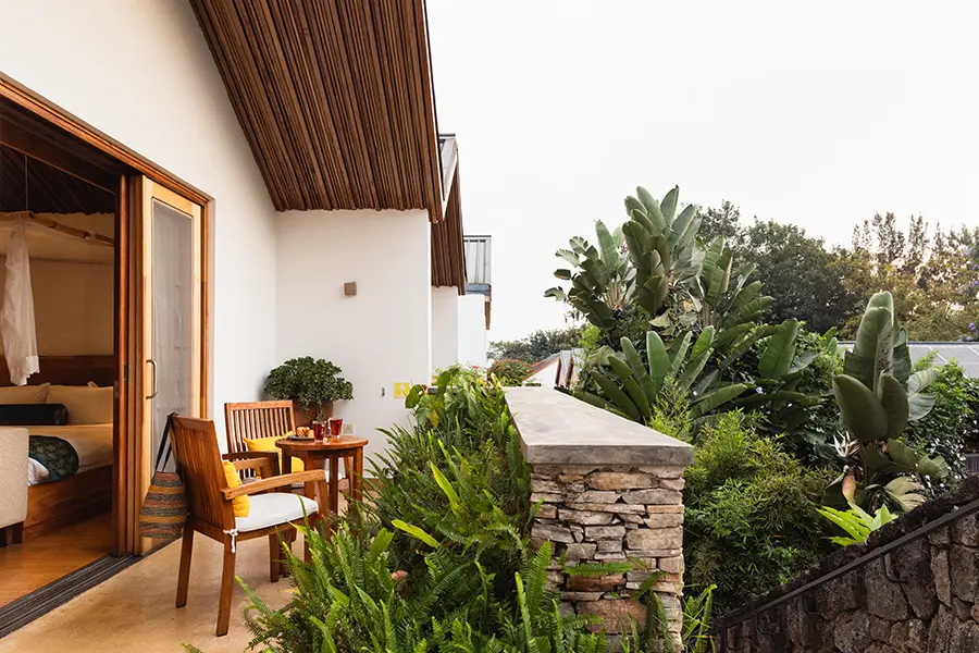 hemingways-retreat-kigali-superior-king-suite-balcony-4