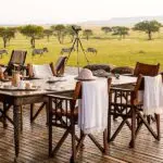 Almuerzo con vistas despejadas de la fauna salvaje en el Sabora Tented Camp.