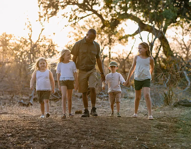 thornybush_game_lodge_tb_-_kids_-_bush_walk_-_fr_004