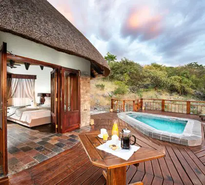 5Etosha-Mountain-Lodge-Family-room-with-plunge-pool