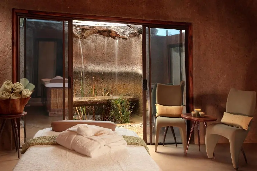Los tonos terrosos del Amani Spa del Sabi Sabi Earth Lodge | Go2Africa