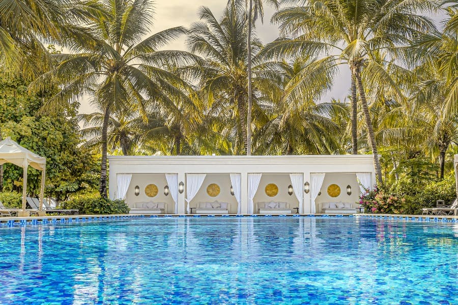 Una inmensa piscina en Bazara Resort & Spa | Go2Africa