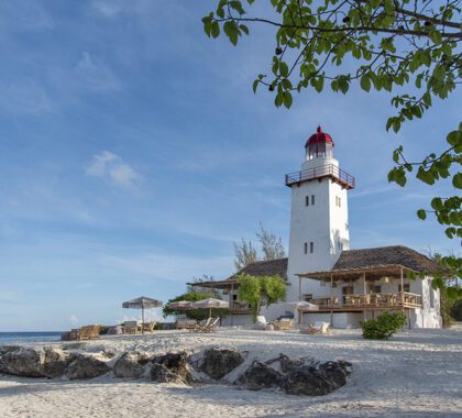Fanjove-Island-Lighthouse-restaurant-setting
