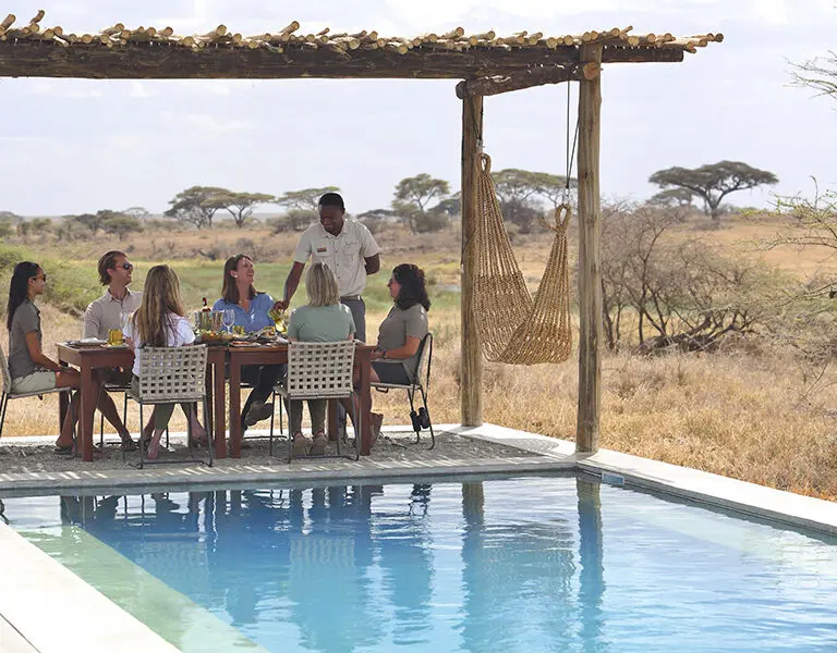 namiri-plains-pool-lunch-private-dining-4