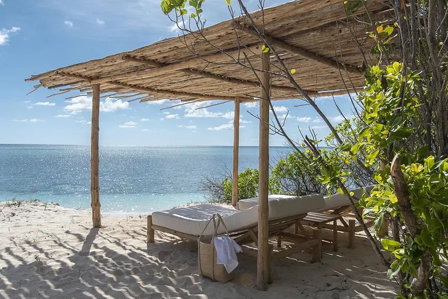 fanjove_island_private_sun_deck1