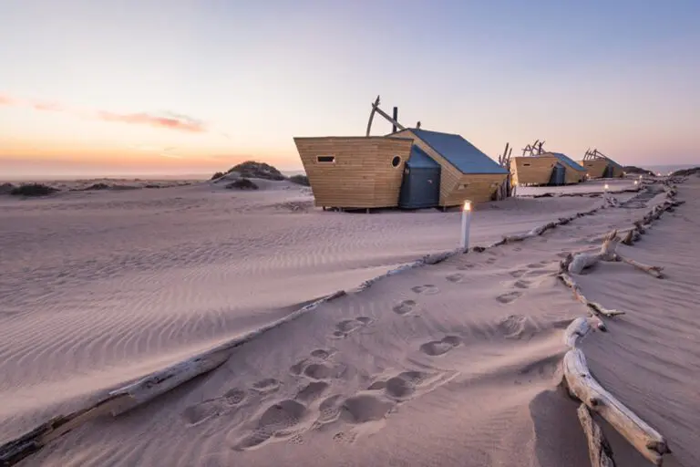 skeleton_coast_shipwreck_lodge