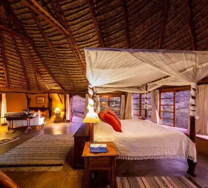 Lewa_Wilderness_Lodge_Bedroom-and-lounge