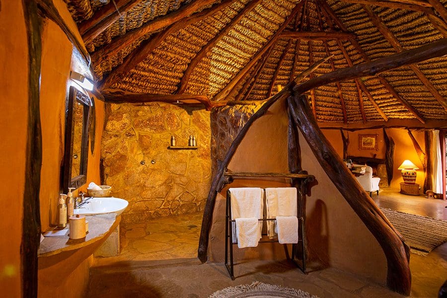 Lewa_Wilderness_Lodge_bathroom