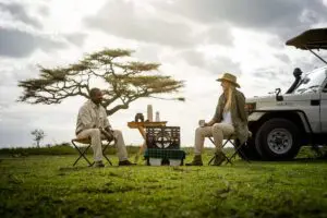 Cenar en la naturaleza -ya sea un desayuno, almuerzo o picnic- es una tradición arraigada en el Serengeti | Sanctuary Kichakani Serengeti Camp