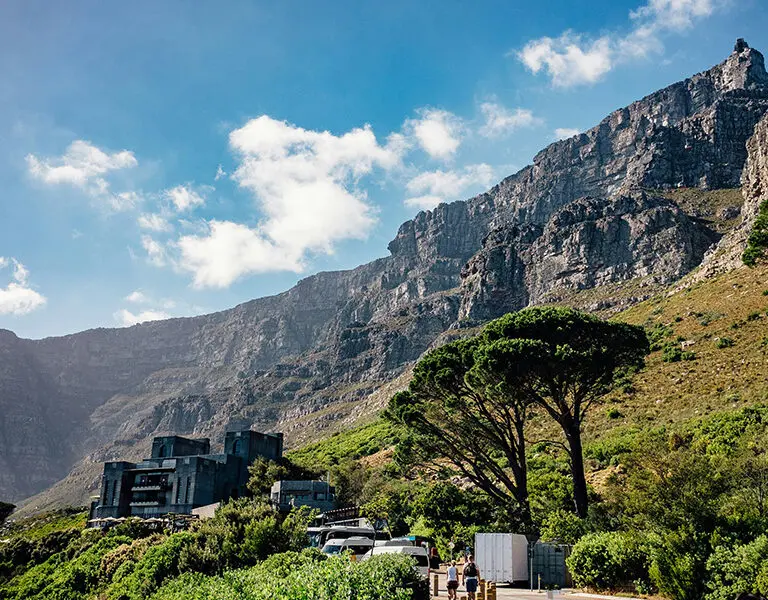 cape-town-table-mountain-cable-station-ashim-d-silva-qfoa6erlrvs-unsplash