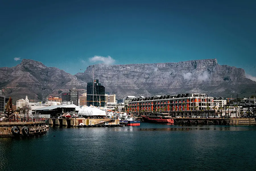 cape-town-v-and-a-waterfront-matthias-mullie-9mugyaenbhm-unsplash