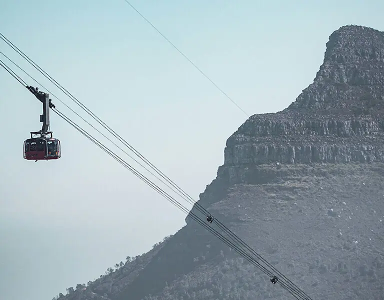 cape-town-cable-car-agnieszka-stankiewicz-btgtvtbp9kw-unsplash