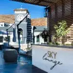 Sky lounge con vistas.