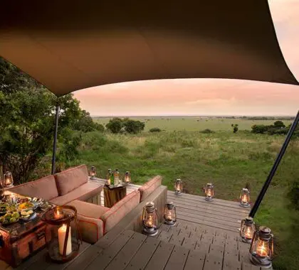 Disfrute de una puesta de sol desde su suite en el Bateleur Camp.