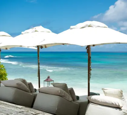 Playas seguras, aguas cálidas y poco profundas y buen tiempo: los ingredientes esenciales para unas vacaciones familiares perfectas.