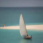 Convierta un crucero en dhow en parte de su experiencia en Zanzíbar, ya sea para disfrutar de un picnic o contemplar la puesta de sol.