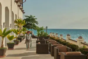 Veranda with sea views.