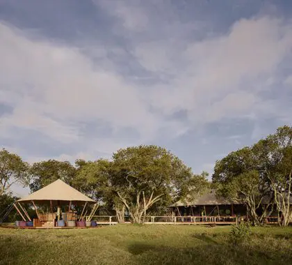 Das Äußere des Heiligtums Tambarare.