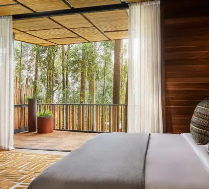 OO_GorillasNest_Accomodation_Forest_King_Bedroom_2109_MASTER