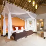 Interior de la habitación del Safarihoek Lodge.